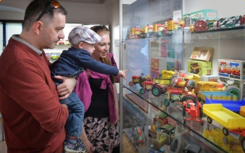 MUZEUM AUTÍČEK – ZÁMEK PŘÍSEKA