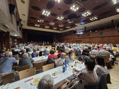 Svátek seniorů v Hodoníně a Karel Gott Revival Morava